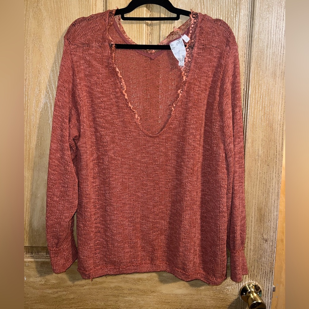 Blu Pepper Terracotta Knit Blouse. EUC! Worn once. Size Large